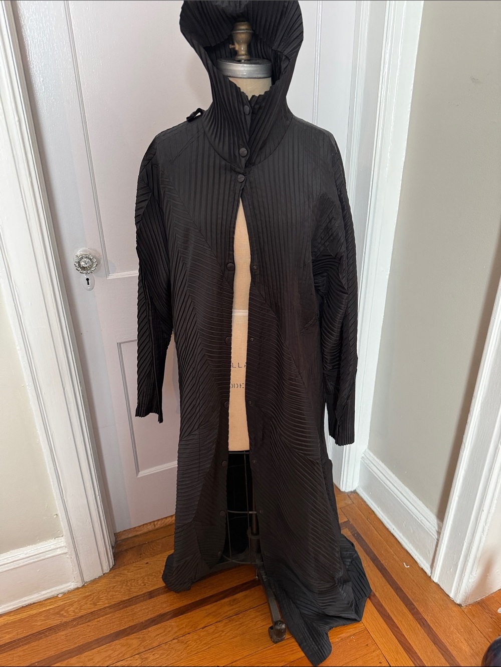 Babette Issey Miyake Look Alike Black Long Pleated and Hooded Statement Coat - L